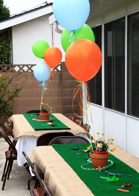 Birthday balloons and decor on tables