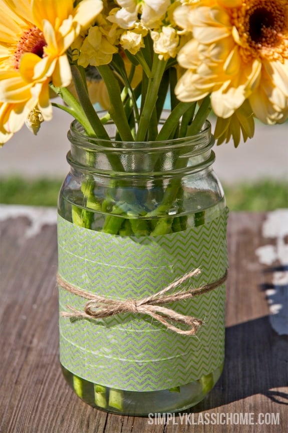 A vase of flowers on a table