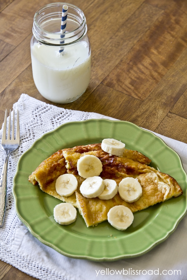 Get the recipe for this easy and delicious oven baked pancake! So easy and the kids love it too!! Get the recipe for this easy and delicious oven baked pancake! So easy and the kids love it too!!