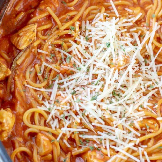 One Pot Chicken Spaghetti Recipe | Easy Spaghetti with Chicken