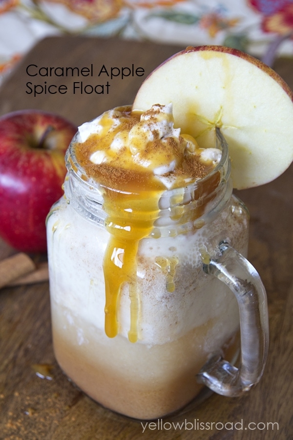 Caramel Apple Ice Cream Float - Creamy, frothy ice cream float that tastes like the perfect fall dessert!