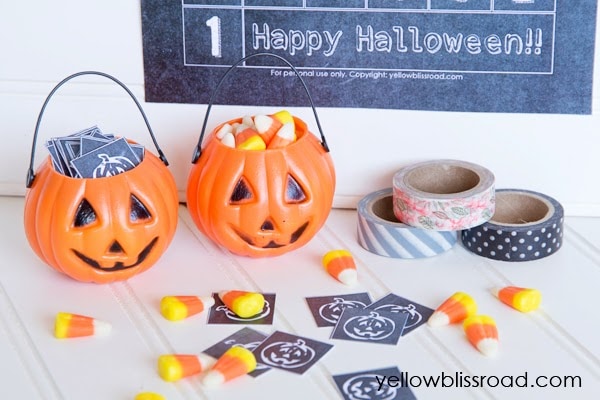 Free Printable Chalkboard Halloween Countdown. Another free printable from Yellow Bliss Road! So cute - my kids will LOVE this!