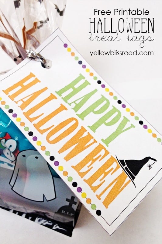 Halloween Treat Tags - A Free Printable! What a cute idea for handing out treats to friends or neighbors, or even to trick or treaters!