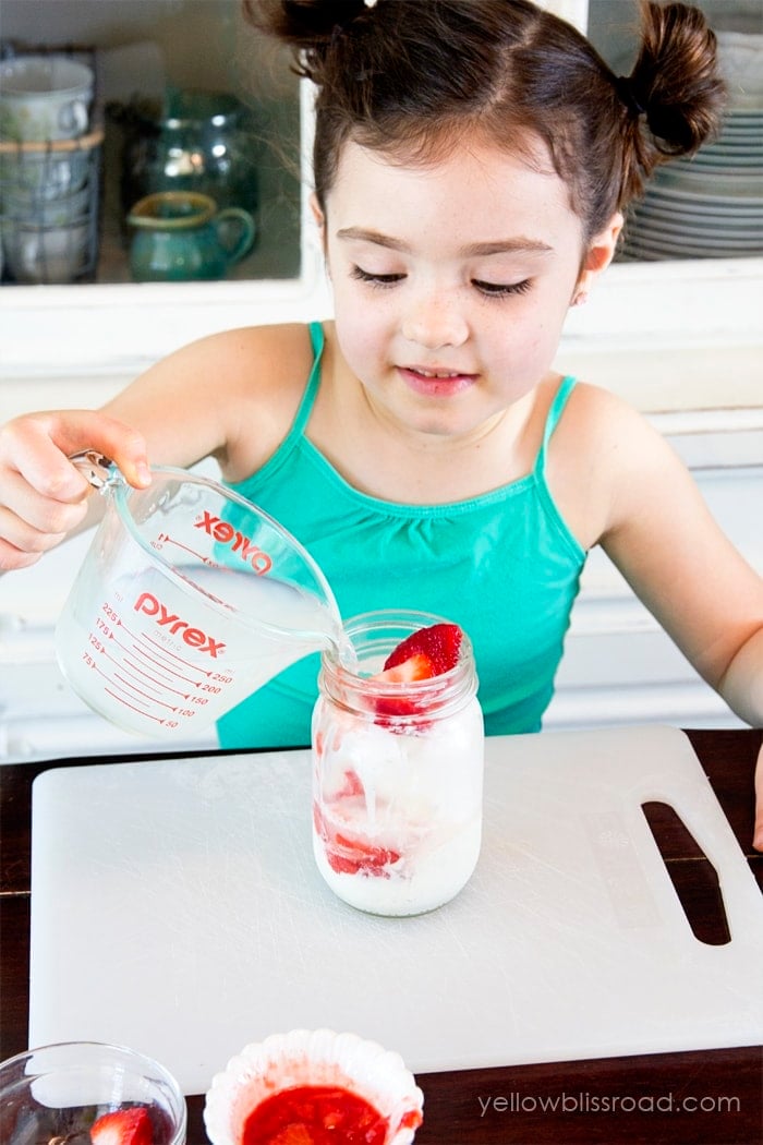 Strawberry Lemonade Ice Cream Float 1