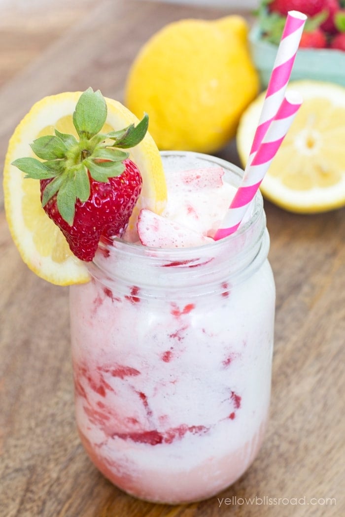 Strawberry Lemonade Ice Cream Float 2