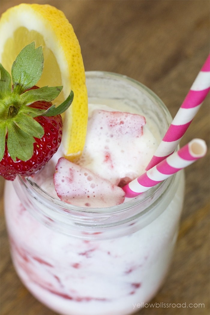 Strawberry Lemonade Ice Cream Float 3