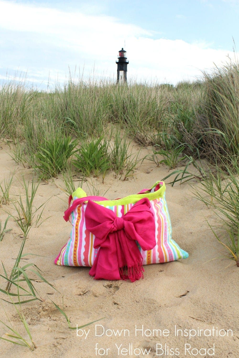 How to Make This Adorable Beach Towel Bag!