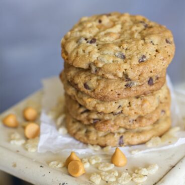 A stack of cookies