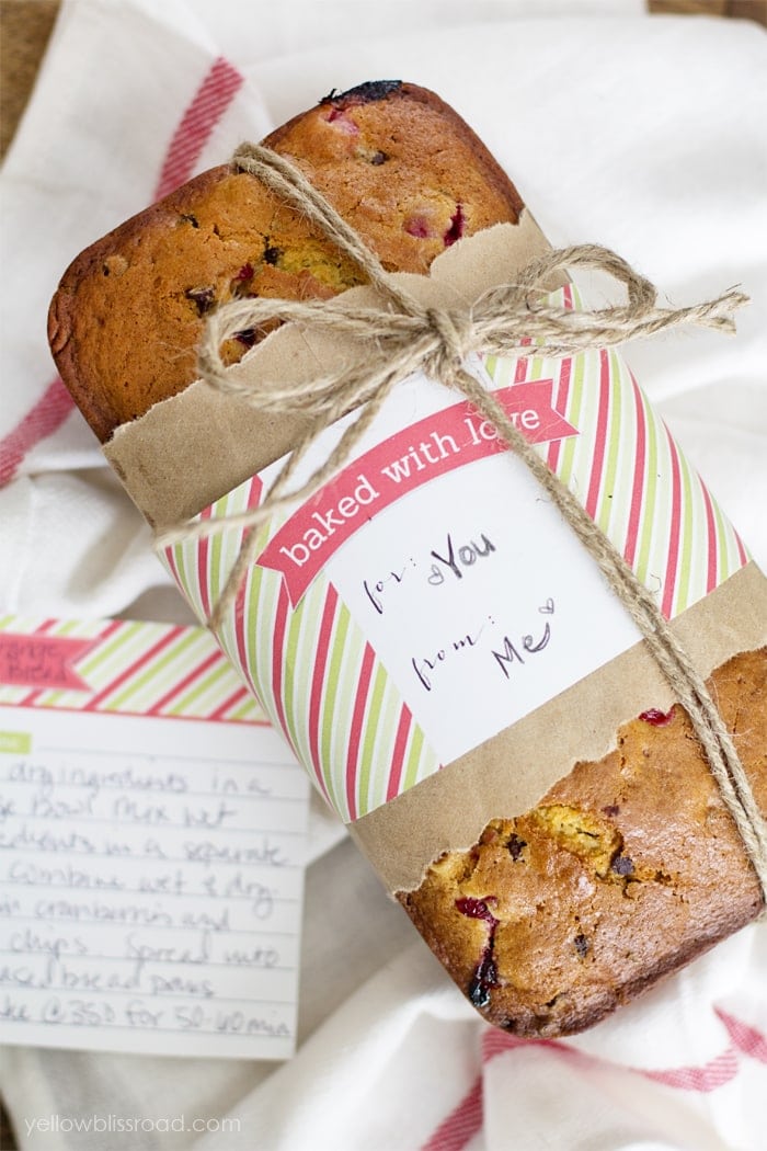 Adorable (and free!) Bread Wrappers Add a Special Touch to Your Holiday Gifts