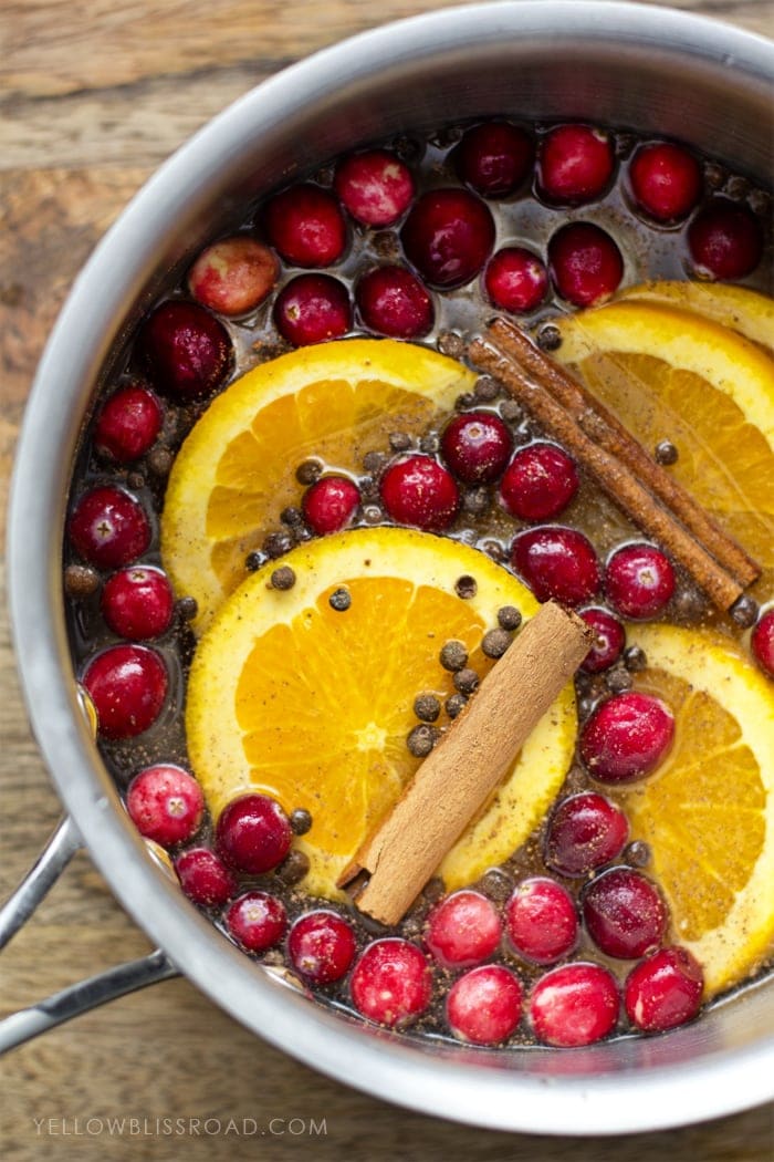 Christmas Stovetop Potpourri - This stuff smells amazing!!