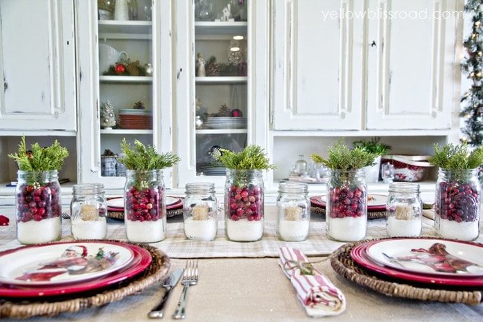 pretty christmas table setting