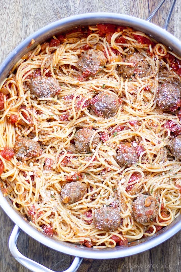 Spaghetti and Homemade Meatballs in a light and fresh Pomodoro Sauce - so easy and ready in under 30 minutes!