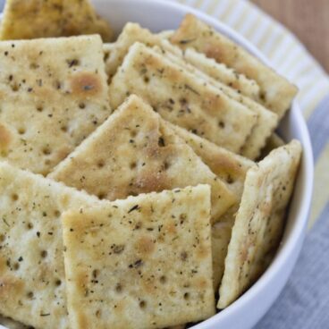 A bowl of Crackers