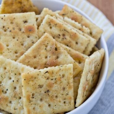 A bowl of Crackers