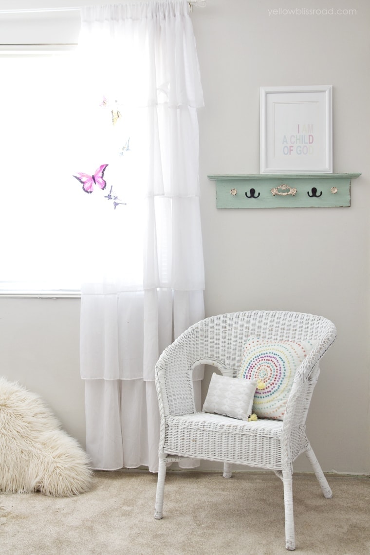 Sweet little girl's room makeover - what little princess wouldn't love this??