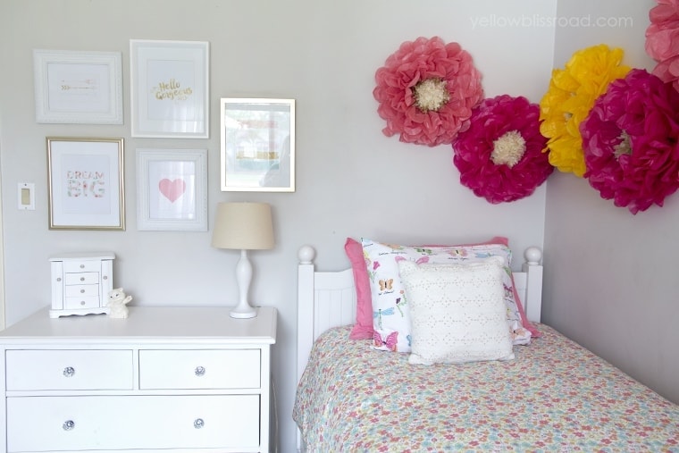 Sweet little girl's room makeover - what little princess wouldn't love this??