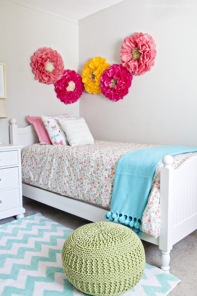 Sweet little girl's room makeover - what little princess wouldn't love this??