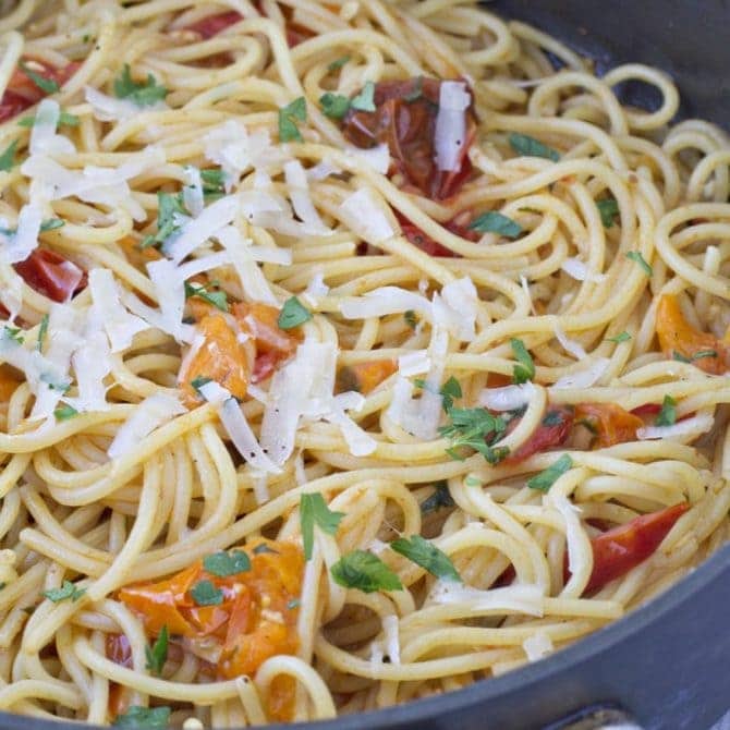 Garlic Tomato Pasta - Yellow Bliss Road