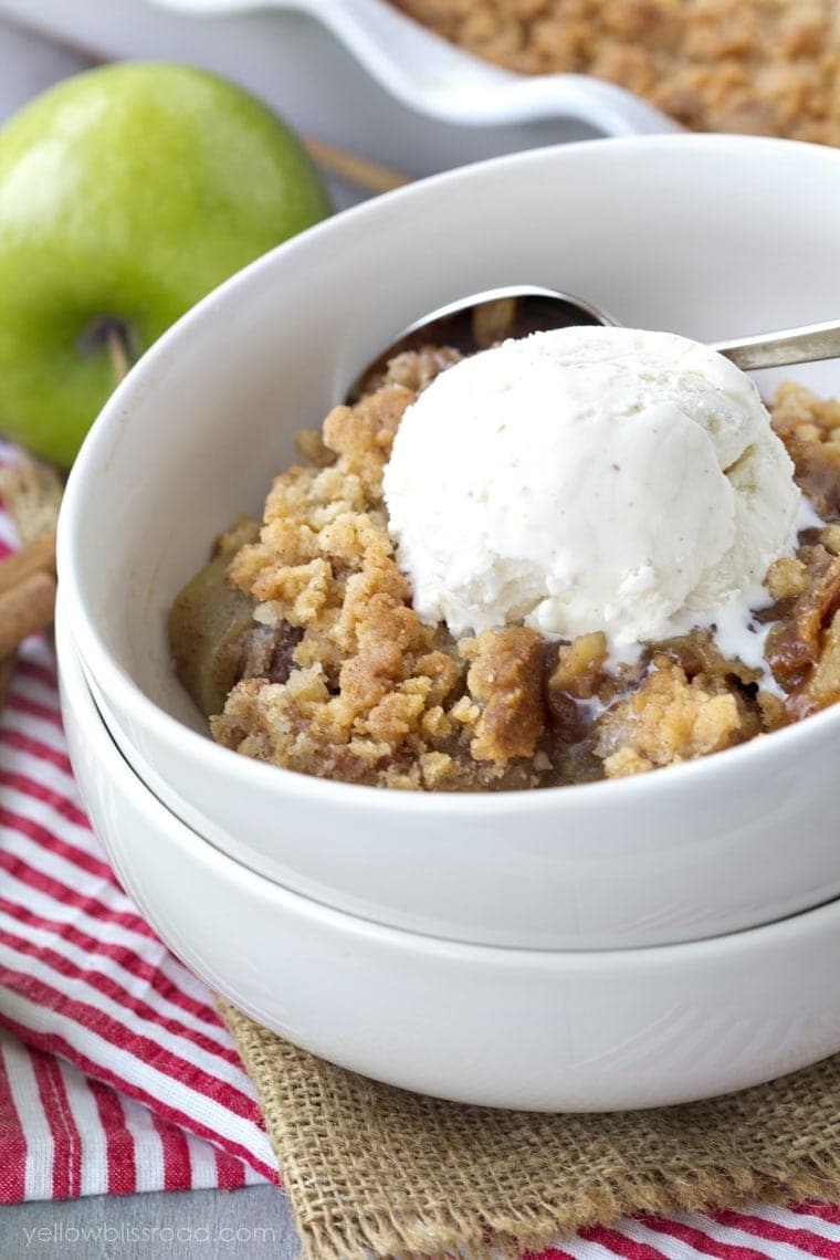 Easy Baked Snickerdoodle Apple Cobbler YellowBlissRoad
