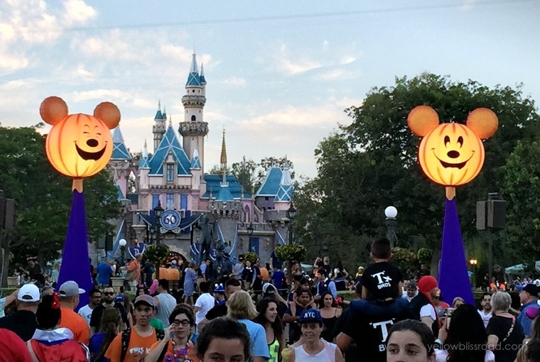 Top 7 Reasons You Should Visit Disneyland at Halloween Time