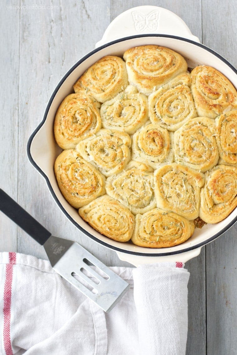 Parmesan Rosemary Dinner Rolls