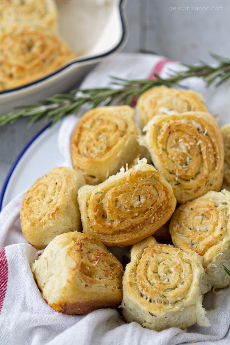 Parmesan Rosemary and Garlic Dinner Rolls