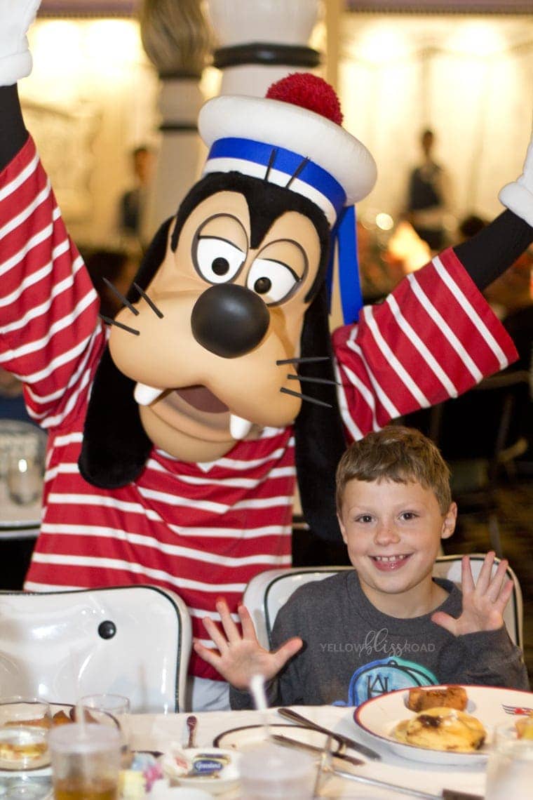 disney cruise magic character breakfast