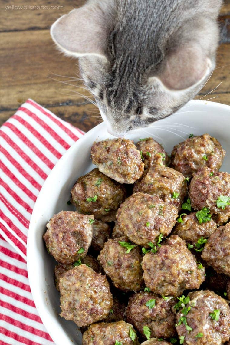 How to Make Homemade Meatballs - Easy Homemade Meatball Recipe