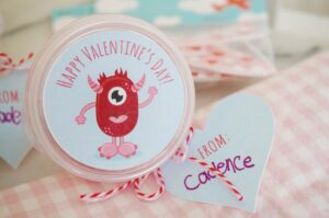 DIY Playdough Valentine with free printable