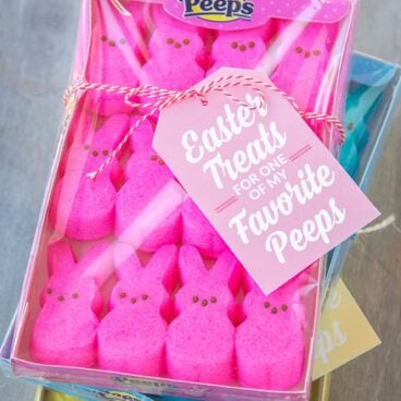 Free Printable Peeps Easter Gift Tags - Use these free printable gift tags to make sweet Easter gifts for your favorite Peeps! Perfect for neighbors, friends or classroom parties.