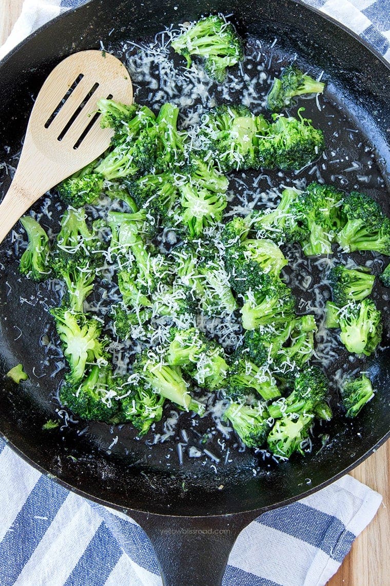 5 Minutes Stovetop Ranch Parmesan Broccoli