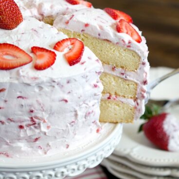 Fresh Strawberry Cake