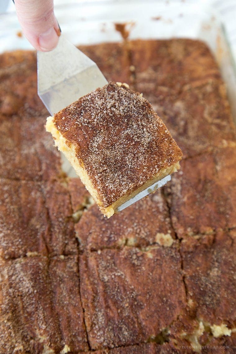 Snickerdoodle Cookie Bars - your favorite classic cookie in bar form, no rolling required!