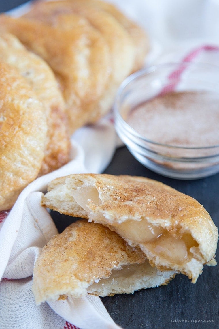 Easy Apple Hand Pies - A yummy fall dessert that everyone will love!