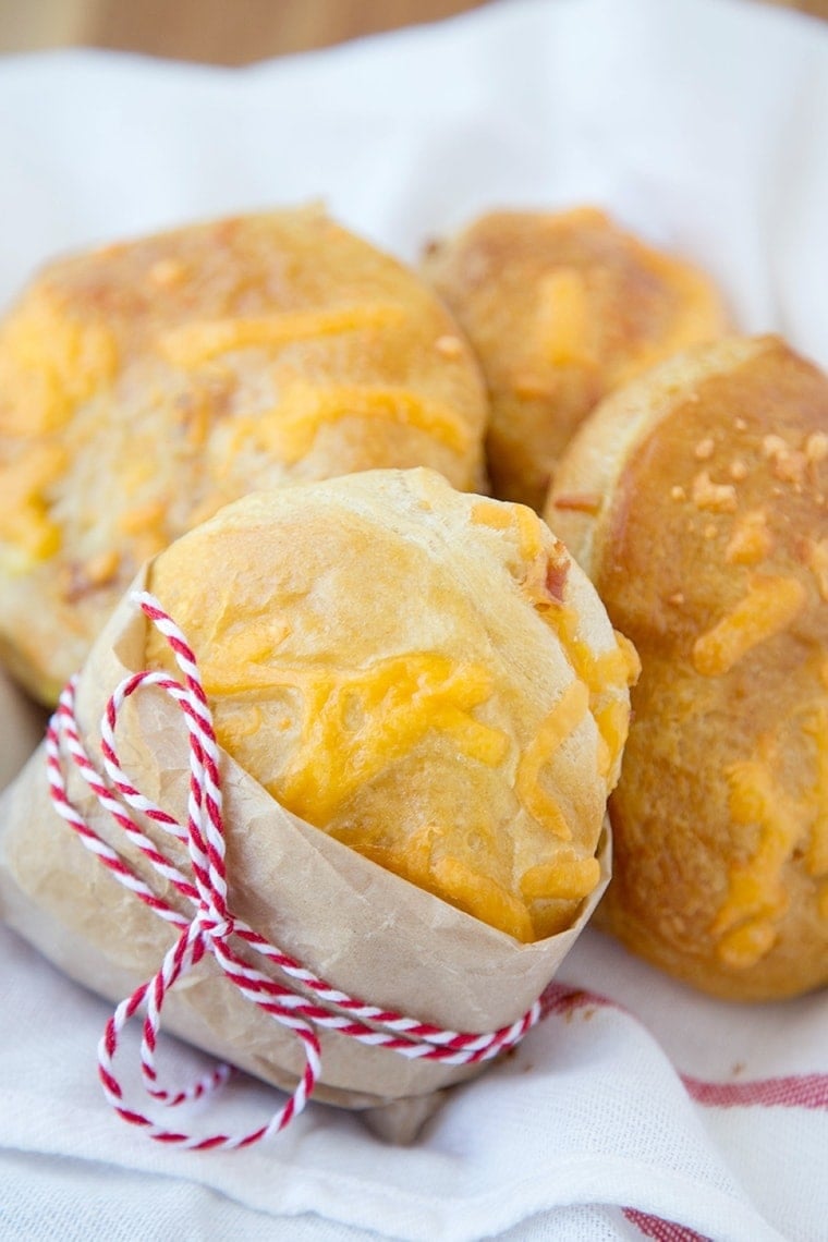 Super Easy Grab & Go Stuffed Breakfast Biscuits - Easy biscuits stuffed with your favorite breakfast foods, like scrambled eggs and bacon. Perfect for busy mornings and getting beck to school.