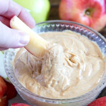 Creamy Peanut Butter Fruit Dip - Delicious, protein packed dessert dip that goes great with fresh fruit, pretzels, crackers and more. Kid friendly after school snack too.