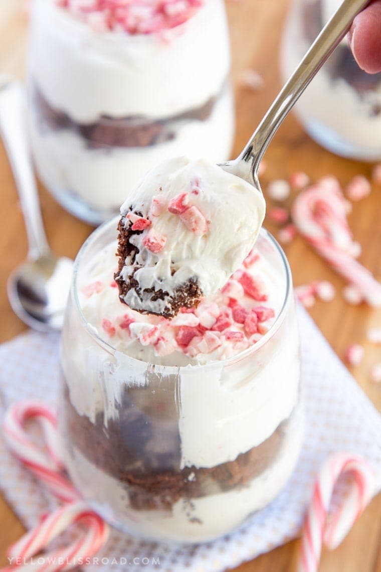 Peppermint Cheesecake Brownie Parfaits are THE dessert of the season - great for Christmas parties or movie night treats!