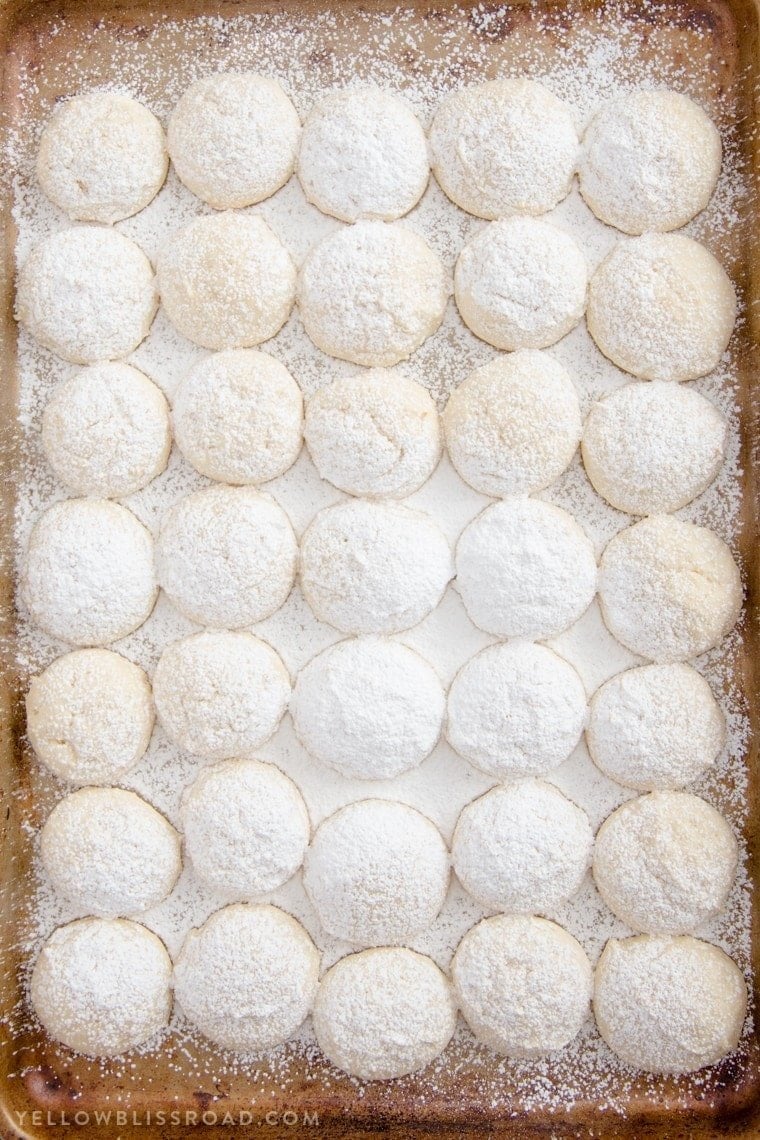 Pan filled with cheesecake cookies