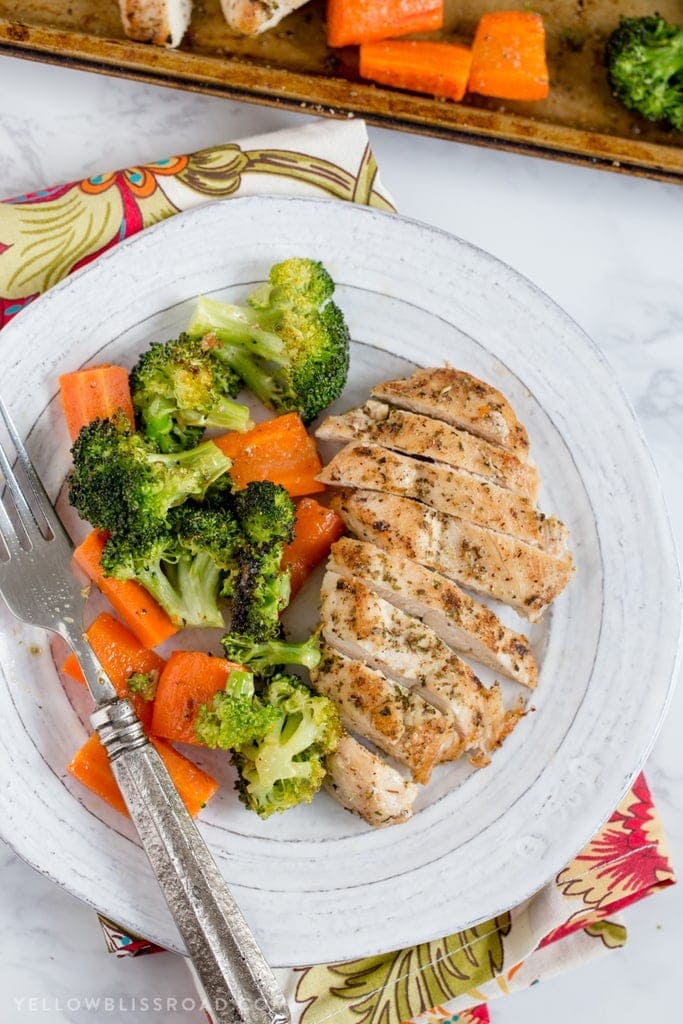 Italian Chicken and Vegetables Sheet Pan Dinner - an easy one pan meal, with chicken and veggies that are tender and juicy & full of flavor.