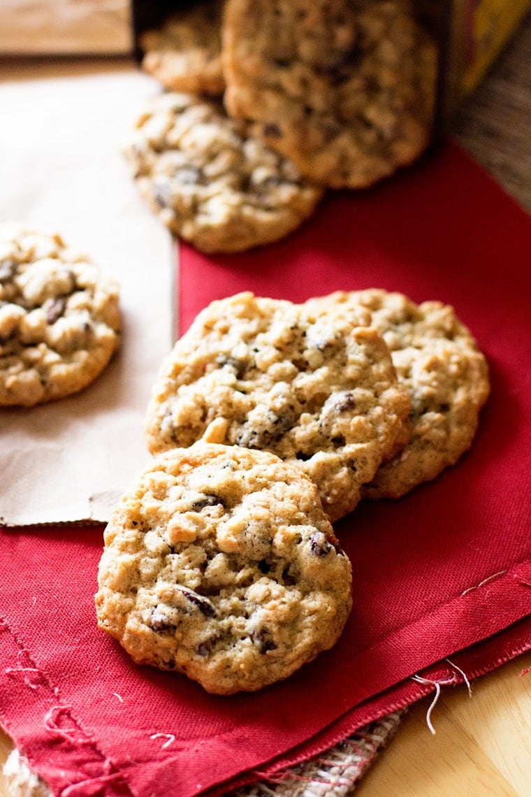 Oatmeal Raisin Cookies - Yellow Bliss Road