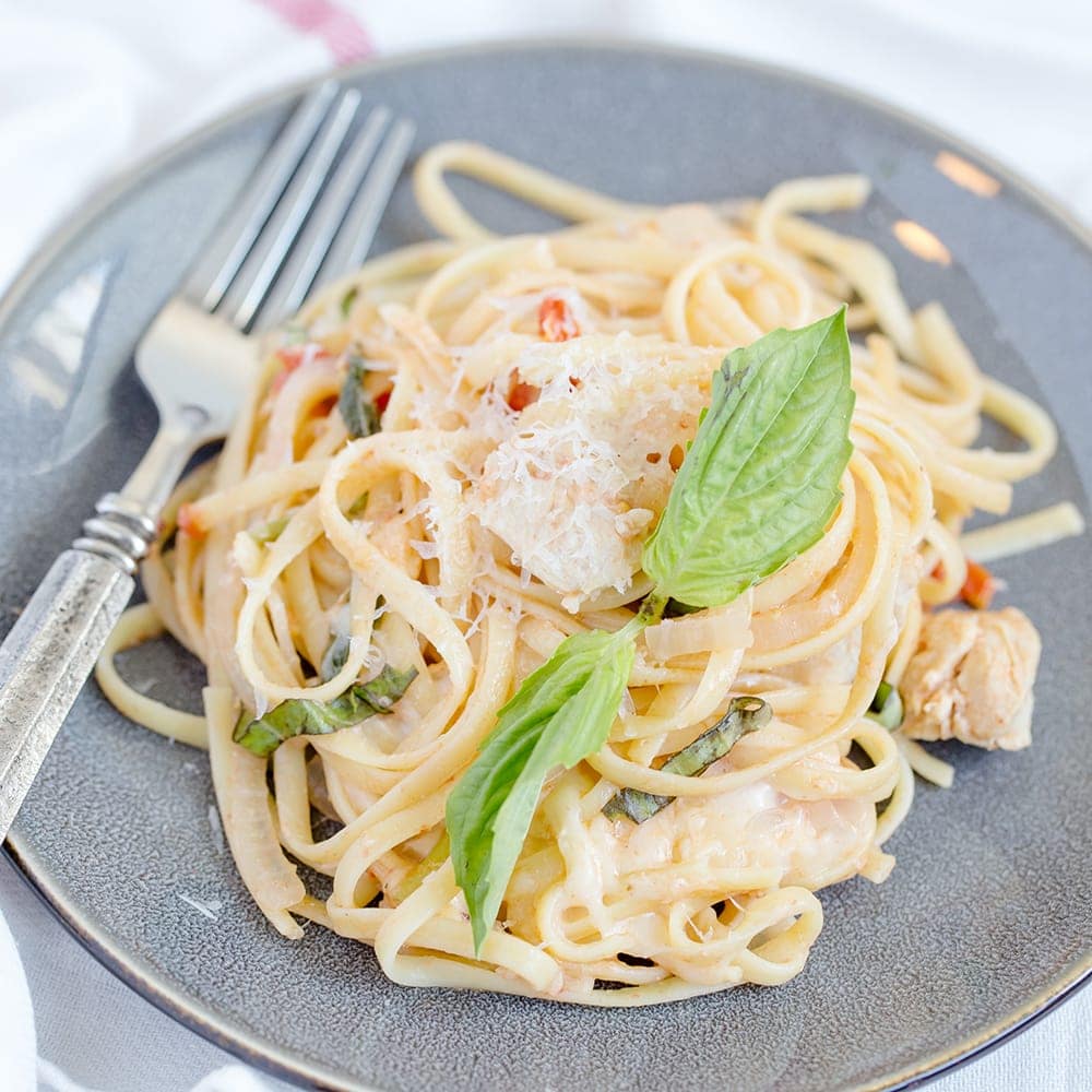 One Pan Tomato Basil Chicken Linguine - A quick and easy pasta dish that's ready in 20 minutes.; a delicious weeknight meal.