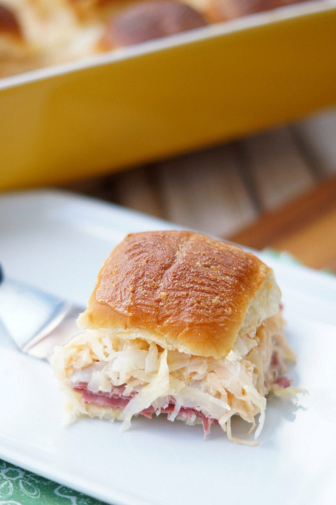 Easy Baked Reuben Sandwich Sliders Yellowblissroad Com