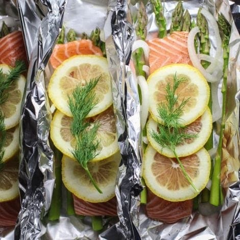 Baked Salmon & Asparagus Foil Packet Dinner with Lemon & Dill