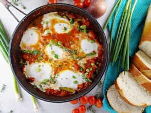 Asparagus Shakshuka is a delicous and easy dinner. Get the recipe for tonight!