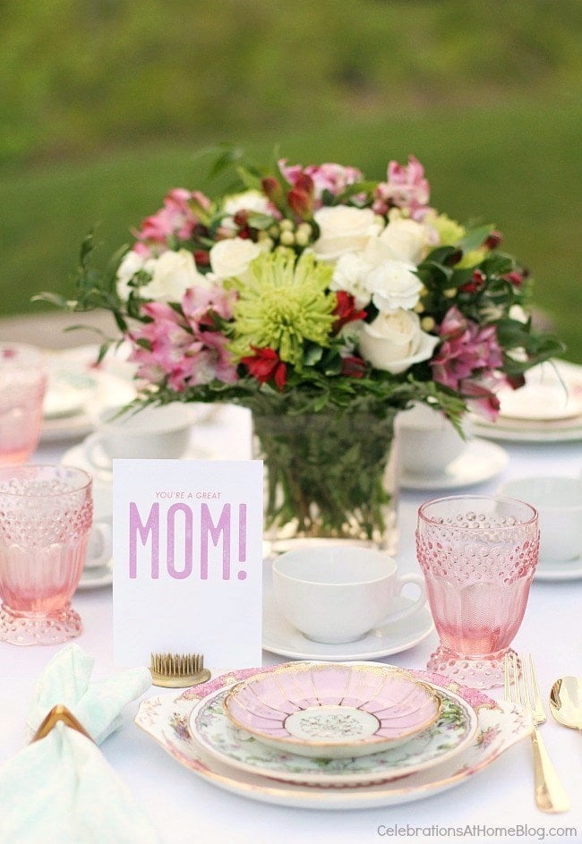 A vase of flowers on a table