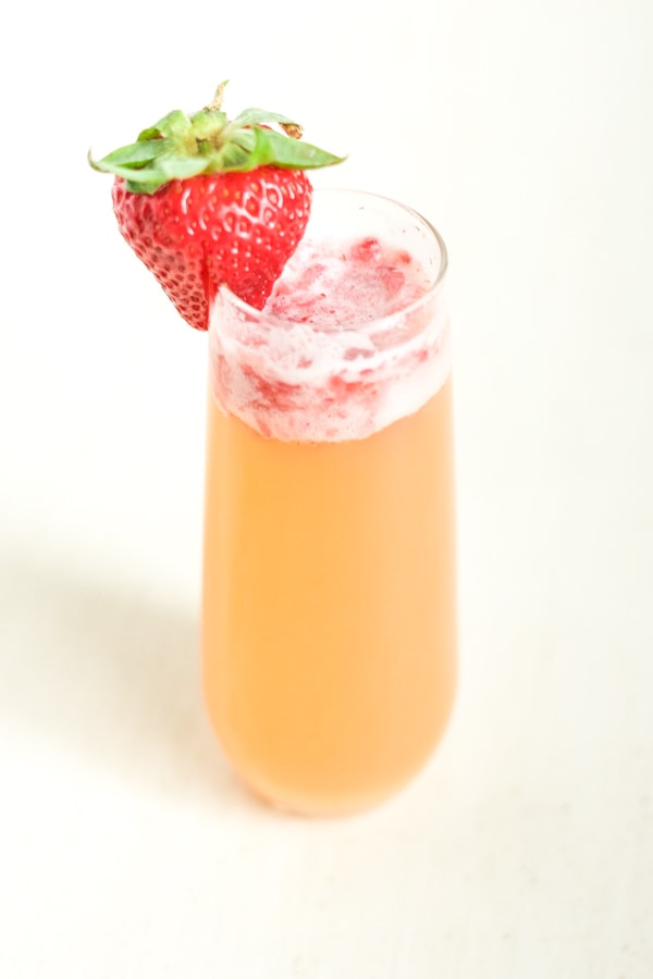 pineapple strawberry mimosas