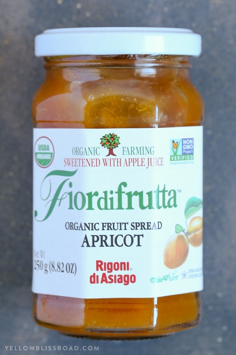 This Apricot Cream Cheese Danish with Fior di Frutta Organic Apricot Fruit Spread is the perfect springtime treat or snack from Mother's Day brunch to afternoon tea.