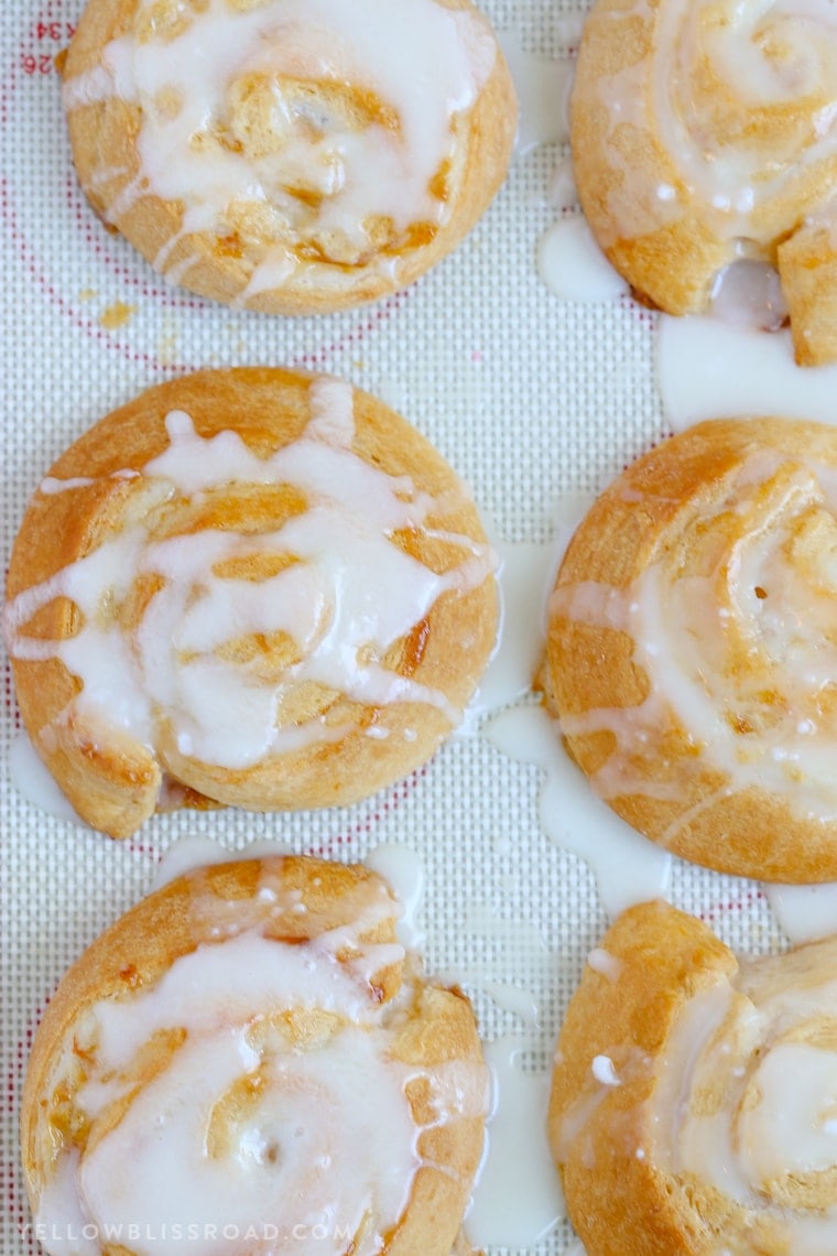 This Apricot Cream Cheese Danish is the perfect springtime treat or snack from Mother's Day brunch to afternoon tea.