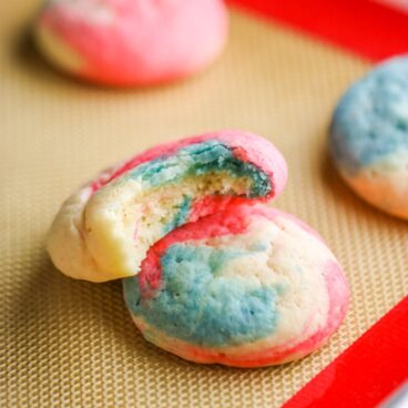 These Patriotic Cheesecake Cookies are the perfect dessert for your summer barbecue!