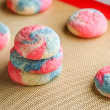 These Patriotic Cheesecake Cookies are the perfect dessert for your summer barbecue!